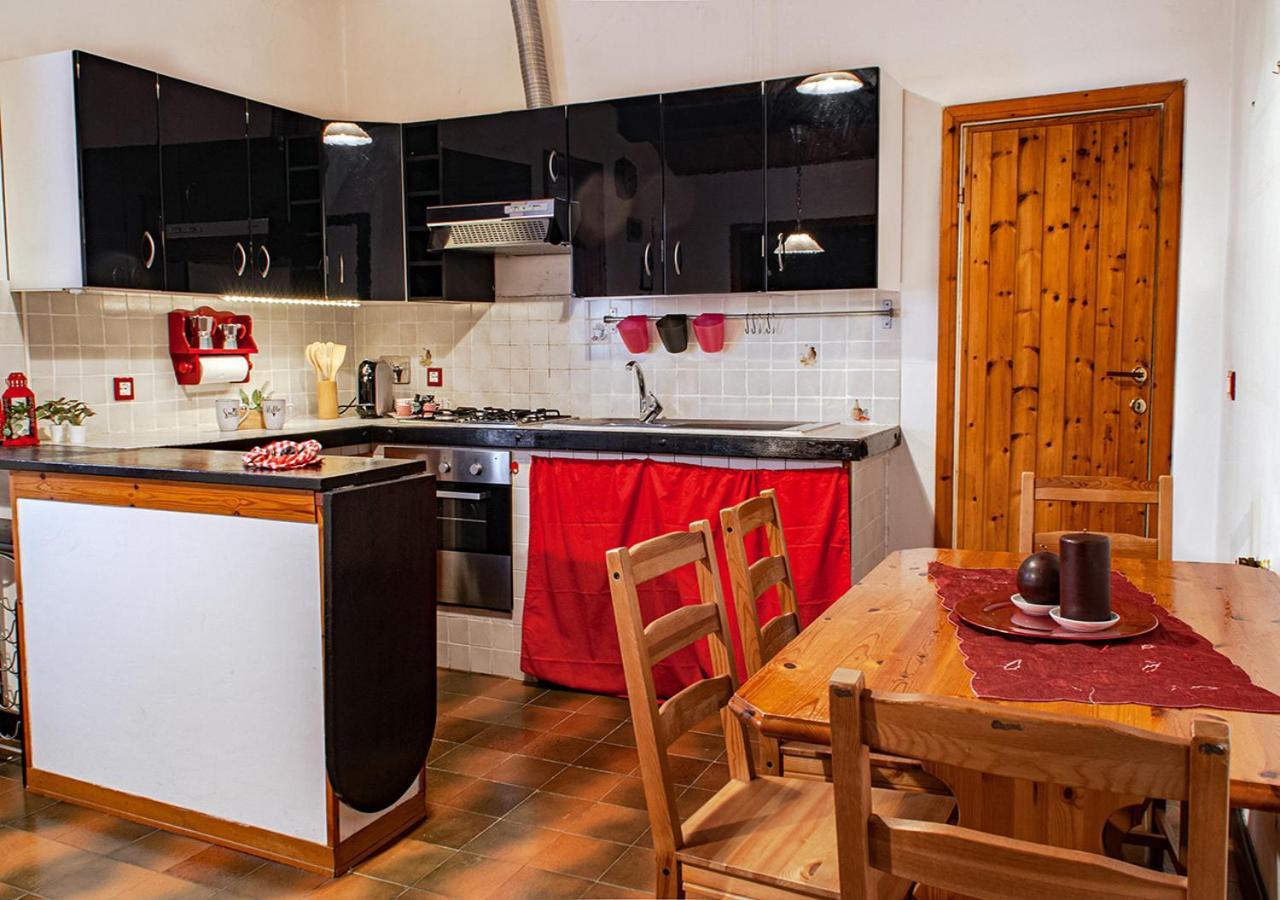 Il Rifugio A 3 Minuti Dai Traghetti Apartment Livorno Exterior photo